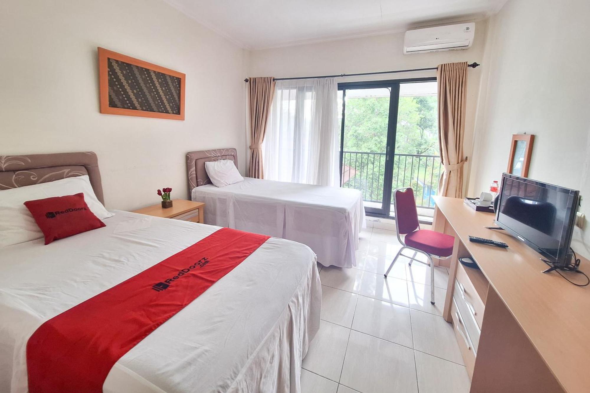 Reddoorz Resort At Tridaya Cisarua Puncak Экстерьер фото