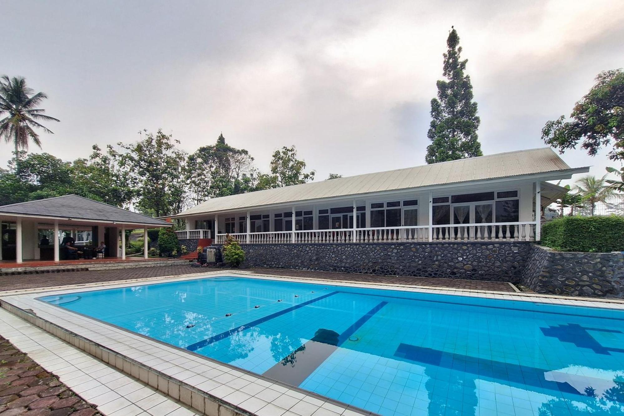 Reddoorz Resort At Tridaya Cisarua Puncak Экстерьер фото
