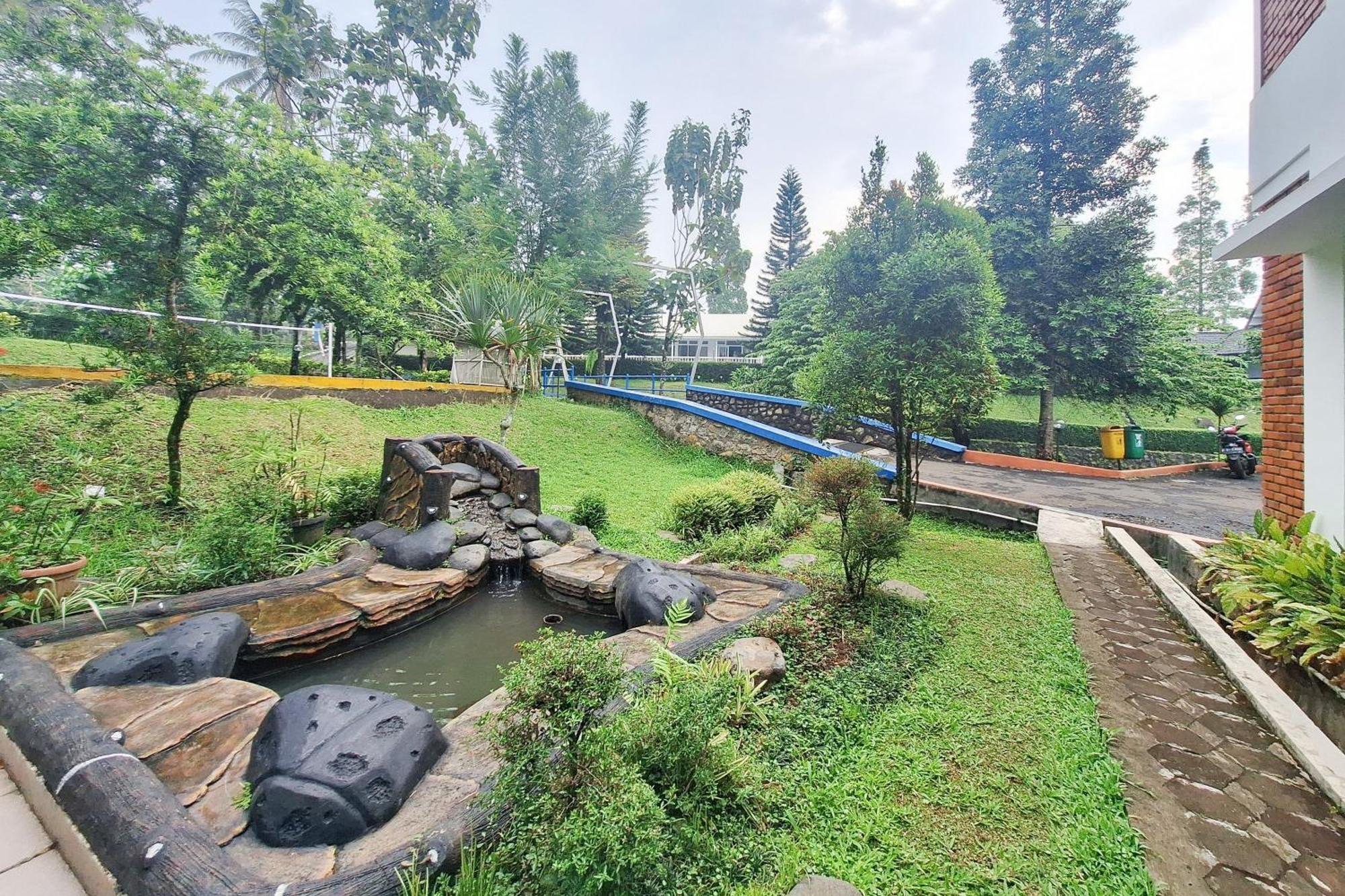 Reddoorz Resort At Tridaya Cisarua Puncak Экстерьер фото